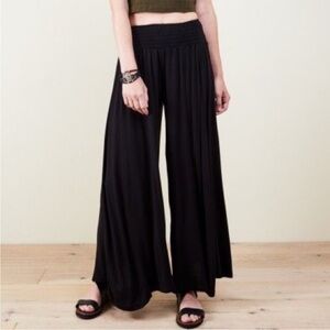 Earthbound Trading Barcelona Black Wide Leg Flowy Smocked Waistband Pants Small